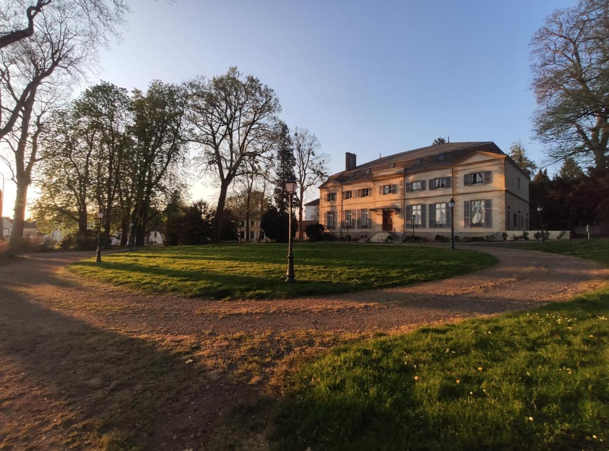 La Maison Verneuil Паре-ле-Моньяль Экстерьер фото