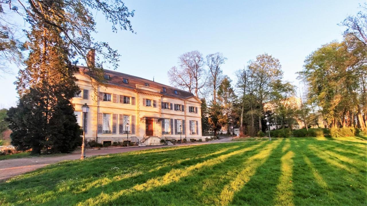 La Maison Verneuil Паре-ле-Моньяль Экстерьер фото